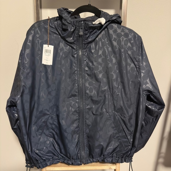 Coach - Picture 10 of 12